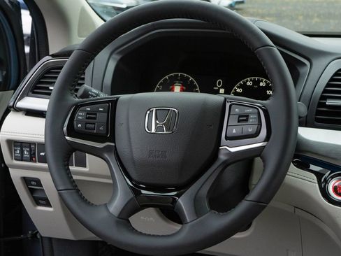 New 2026 Honda Odyssey Touring image 19