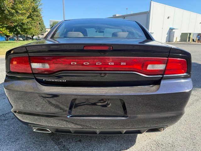 Used 2012 Dodge Charger SE RWD image 6