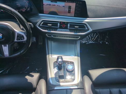 Used 2022 BMW X5 xDrive40i w/ M Sport Package image 11