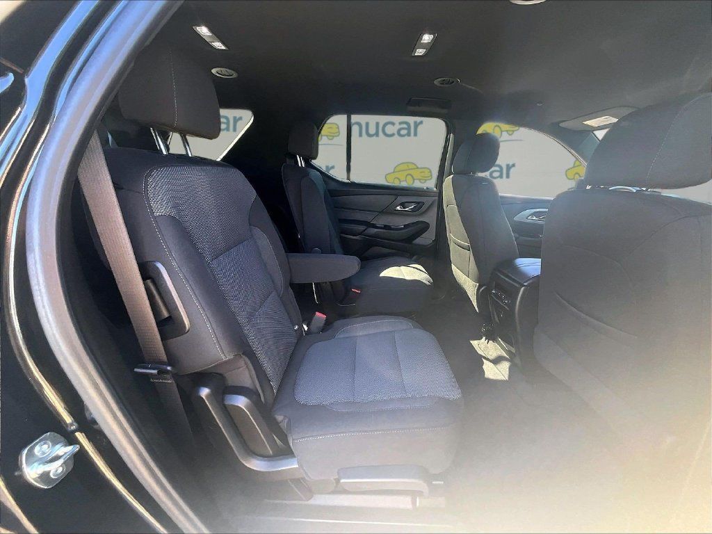 Used 2023 Chevrolet Traverse LT w/ Midnight/Sport Edition AWD/4WD image 15