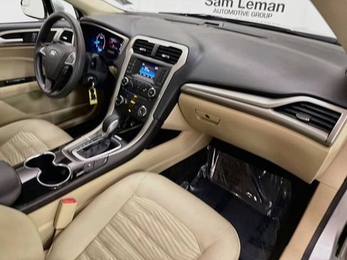 Used 2016 Ford Fusion SE FWD image 27
