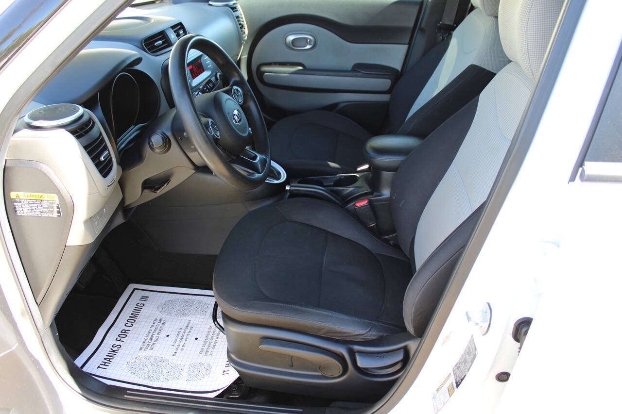Used 2014 Kia Soul FWD image 17