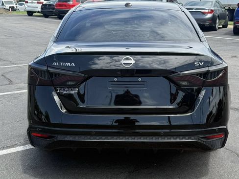 Used 2023 Nissan Altima 2.5 SV FWD image 14