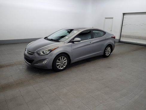 Used 2016 Hyundai Elantra SE w/ Option Group 02 FWD image 2