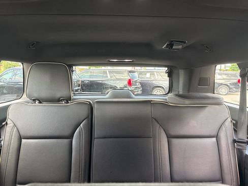 Used 2024 GMC Yukon XL SLT RWD image 23