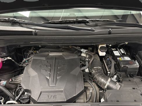 Used 2024 Kia Carnival LX FWD image 27