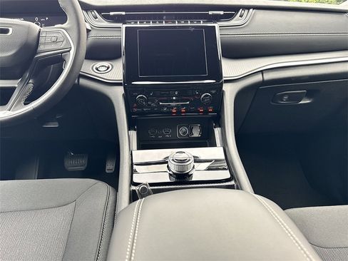 New 2025 Jeep Grand Cherokee L Laredo w/ Luxury Tech Group I image 6