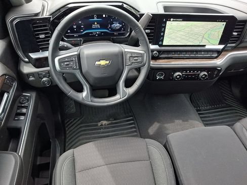 Used 2023 Chevrolet Silverado 1500 LT AWD/4WD image 11