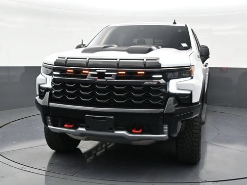 Used 2024 Chevrolet Silverado 1500 ZR2 w/ Technology Package AWD/4WD image 8