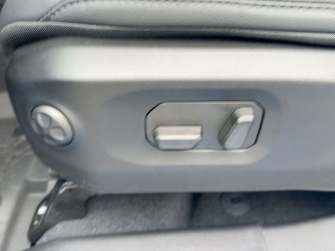 New 2025 Jeep Gladiator Sport image 12