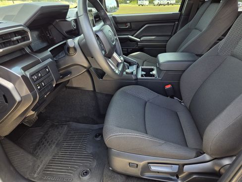 Used 2026 Toyota 4Runner SR5 RWD image 18