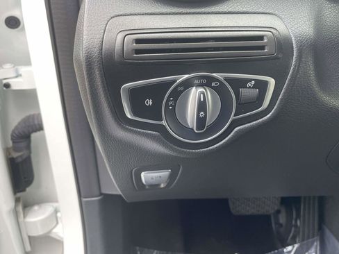 Used 2022 Mercedes-Benz GLC 300 4MATIC image 23