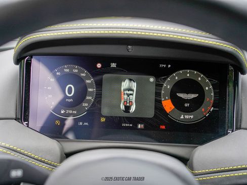 Used 2025 Aston Martin DB12 Coupe image 21