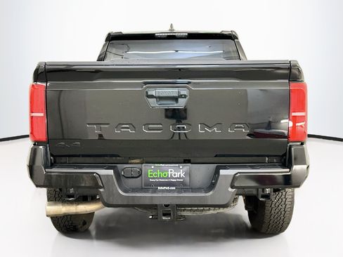 Used 2025 Toyota Tacoma TRD Off-Road AWD/4WD image 7