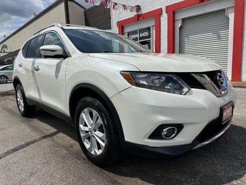 Used 2016 Nissan Rogue SV w/ SV Premium Package AWD/4WD image 3
