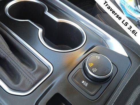 Used 2020 Chevrolet Traverse LS image 19