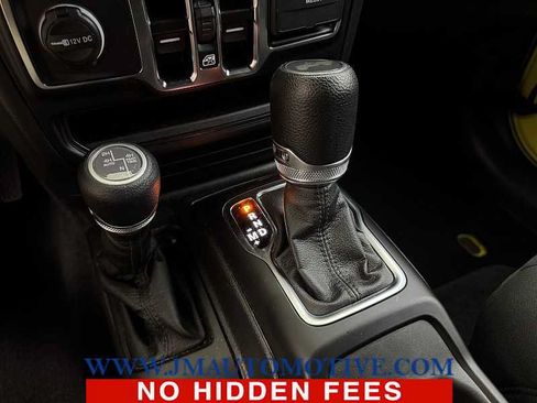 Used 2023 Jeep Wrangler Unlimited w/ Sun & Screen Package AWD/4WD image 36