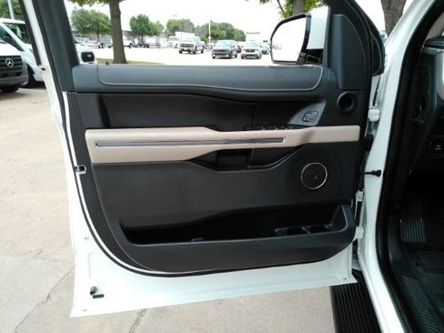 Used 2024 Ford Expedition XLT AWD/4WD image 13