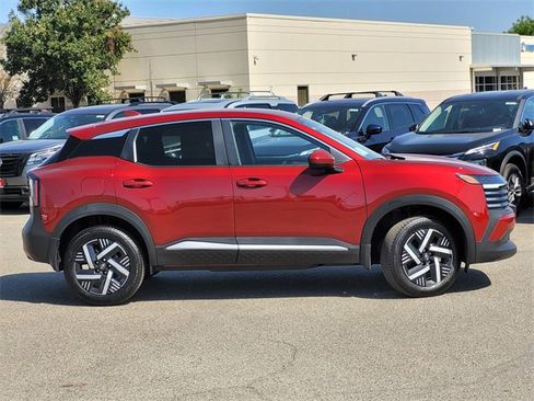 New 2025 Nissan Kicks SV image 3