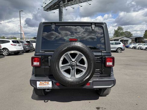 Used 2020 Jeep Wrangler Unlimited Sahara AWD/4WD image 7