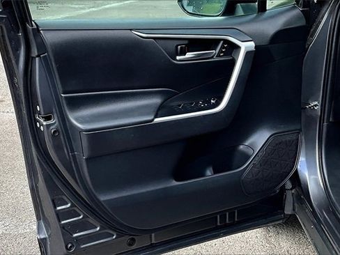 Used 2021 Toyota RAV4 XLE Premium image 35