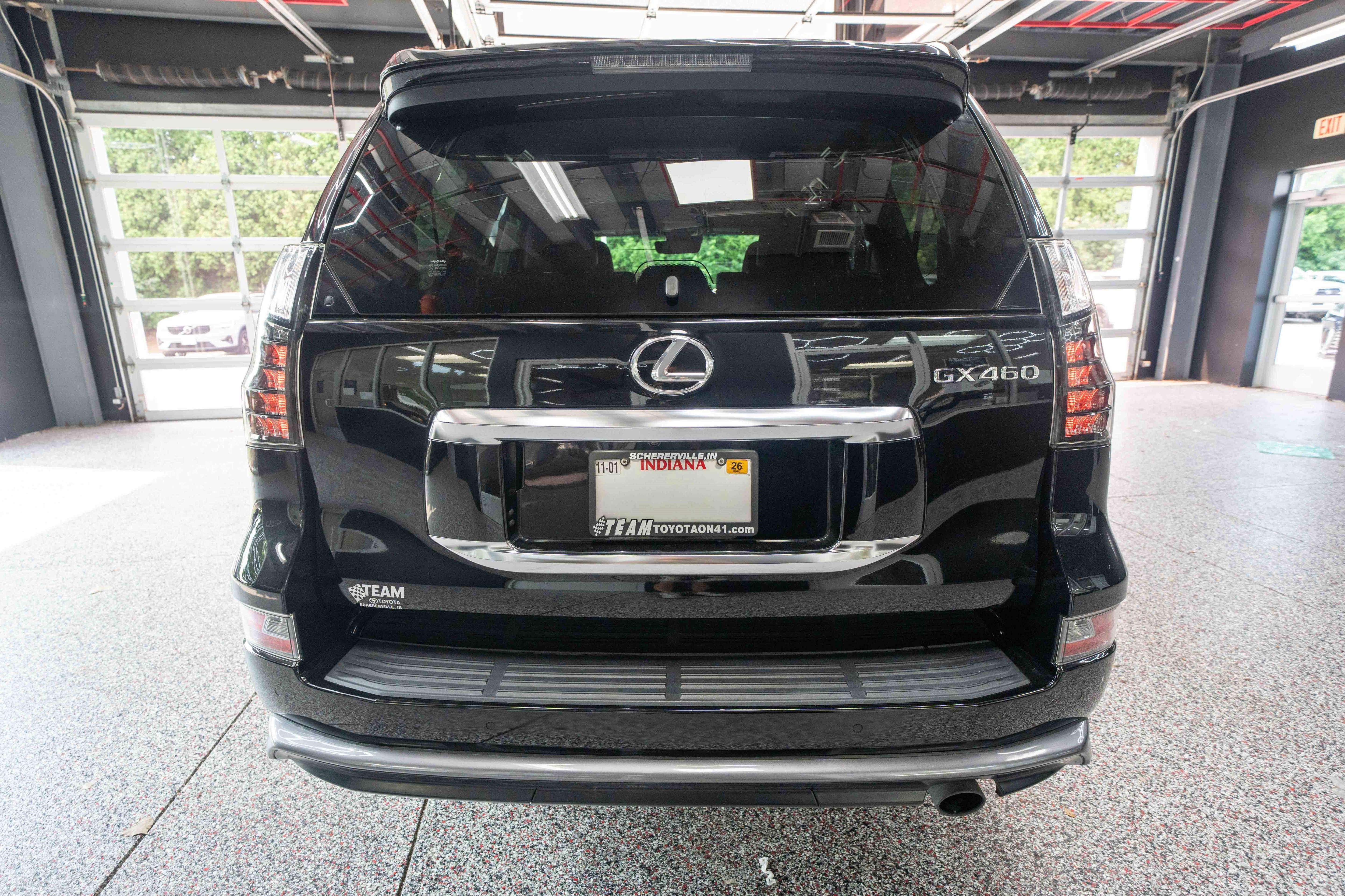 Used 2023 Lexus GX 460 Luxury w/ Sport Design Package AWD/4WD image 3