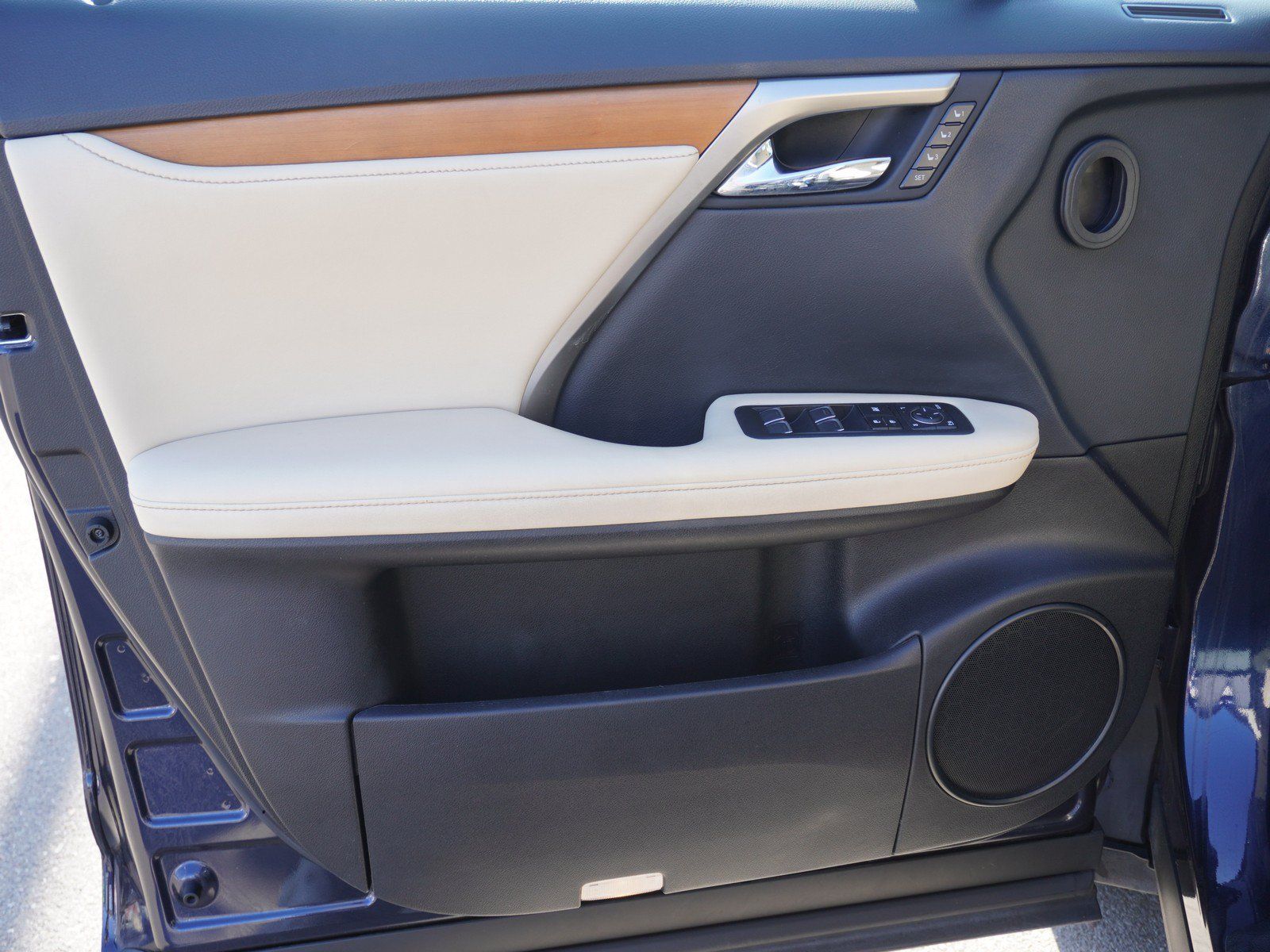 Used 2022 Lexus RX 350 FWD w/ Premium Package image 19