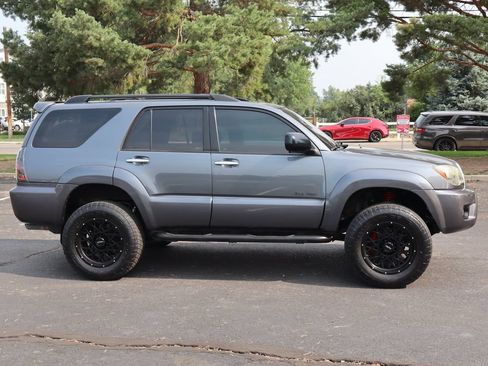 Used 2006 Toyota 4Runner SR5 AWD/4WD image 3