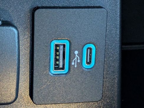 Used 2020 Ford Explorer ST w/ Premium Technology Package image 25