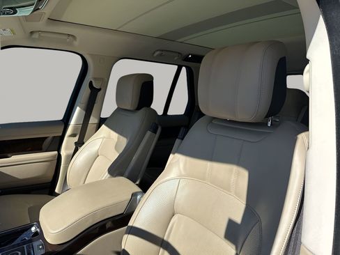 Used 2020 Land Rover Range Rover HSE image 28
