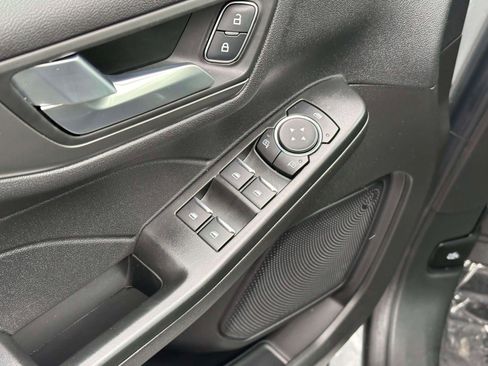 Used 2023 Ford Escape SE image 16