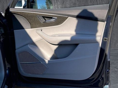 Used 2023 Audi Q7 3.0T Prestige image 29