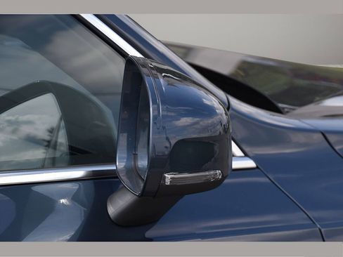 New 2026 Volvo XC90 B6 Plus w/ Protection Package Premier image 31