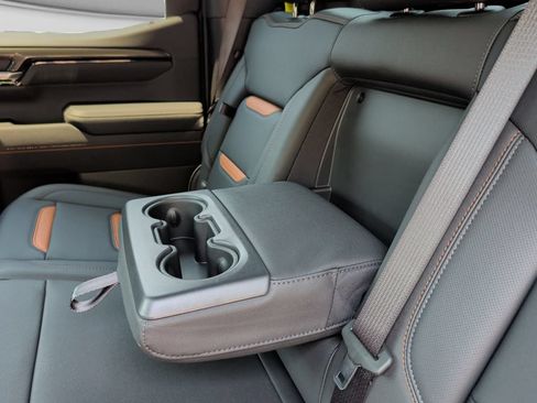 New 2026 GMC Sierra 1500 AT4 w/ AT4 Premium Package AWD/4WD image 38