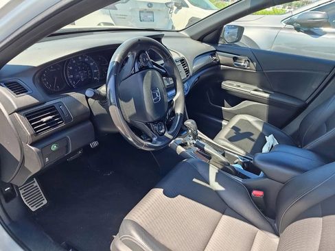 Used 2017 Honda Accord Sport image 7