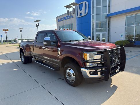 Used 2017 Ford F350 Lariat w/ Lariat Ultimate Package AWD/4WD image 2