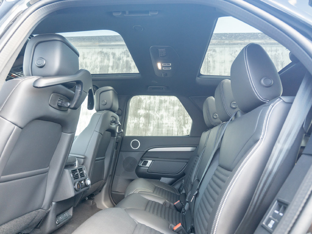 New 2026 Land Rover Discovery Limited Edition AWD/4WD image 21