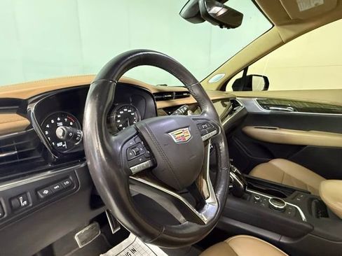 Used 2021 Cadillac XT6 Sport w/ Platinum Package image 11