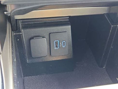 Used 2021 Ford Explorer Limited RWD image 30