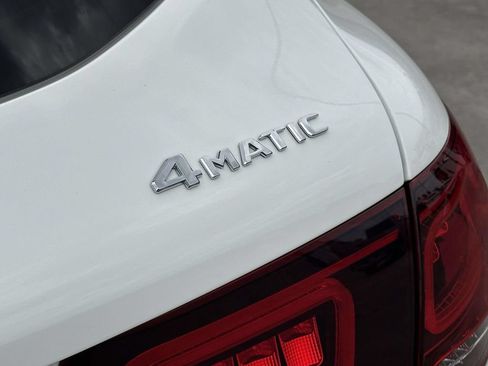Used 2021 Mercedes-Benz GLC 300 4MATIC image 10