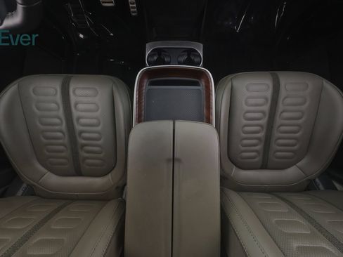 Used 2024 Rivian R1S Adventure AWD/4WD image 29
