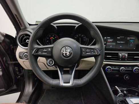 Used 2020 Alfa Romeo Giulia AWD w/ Quick Order Package 22J Sport image 13