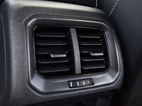 Used 2023 Volkswagen Taos SE AWD/4WD image 22
