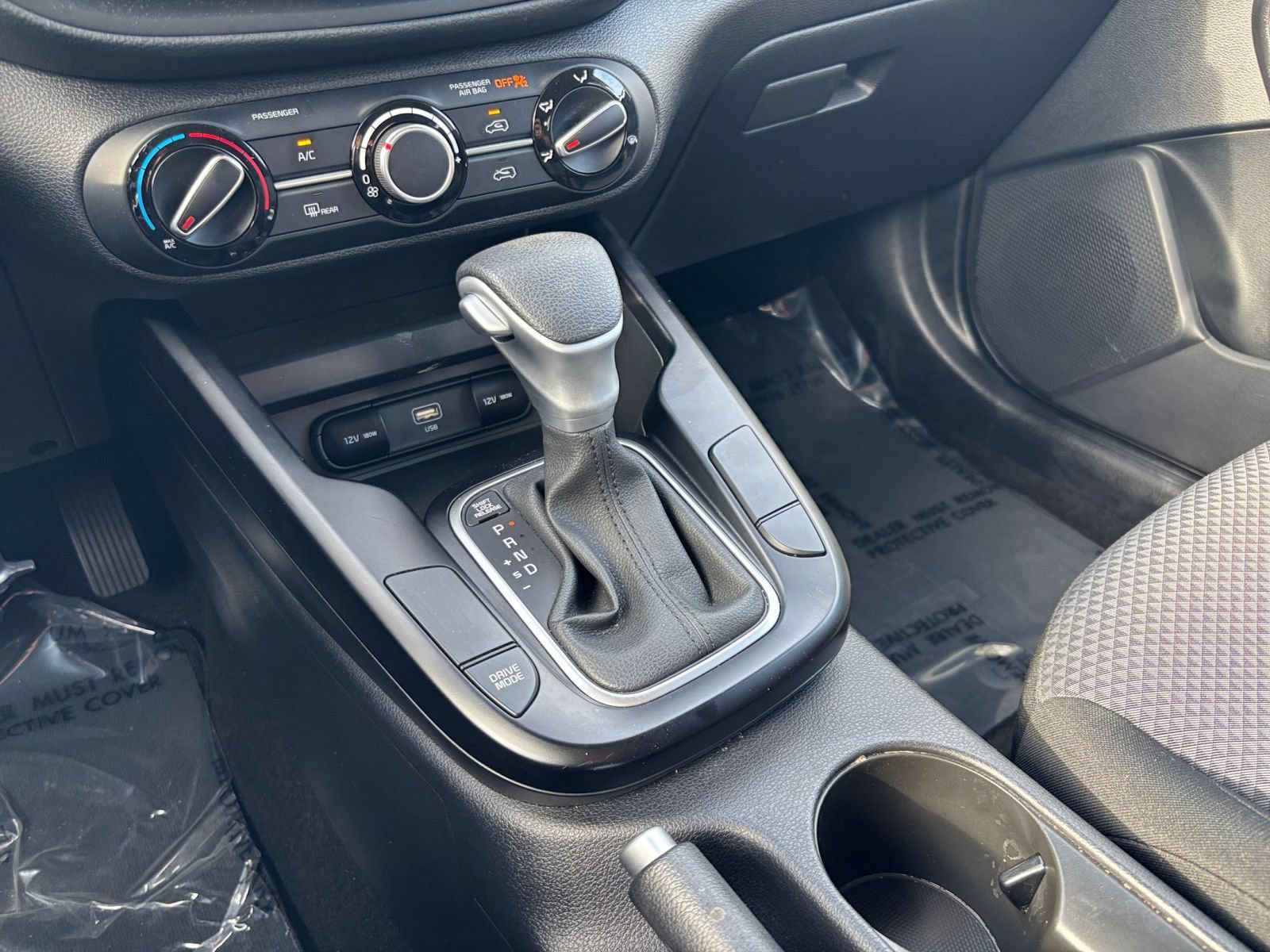 Used 2025 Kia Soul LX w/ LX Technology Package FWD image 36