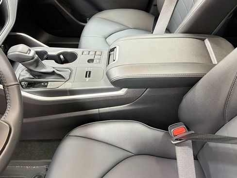 Certified 2026 Toyota Highlander XLE AWD/4WD image 23