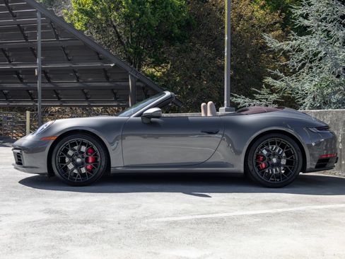 Certified 2020 Porsche 911 Carrera S RWD image 2