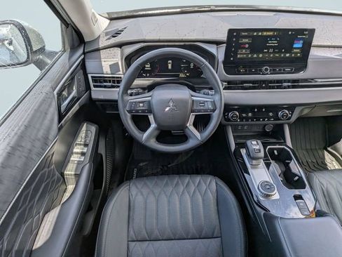 Used 2025 Mitsubishi Outlander SEL FWD image 14