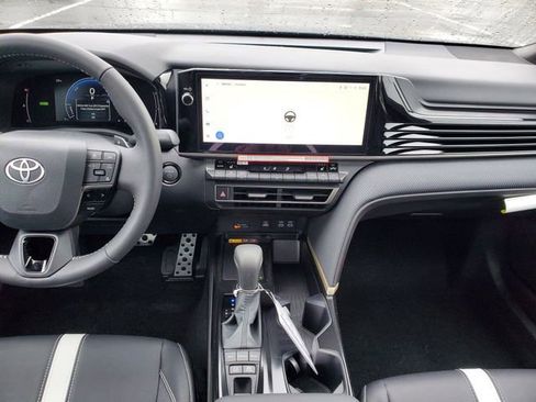 New 2026 Toyota Camry Hybrid image 12