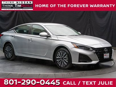 Used 2023 Nissan Altima 2.5 SV w/ SV Premium Package