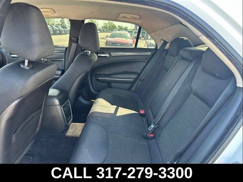 Used 2018 Chrysler 300 Touring w/ Chrome Appearance Package RWD image 28
